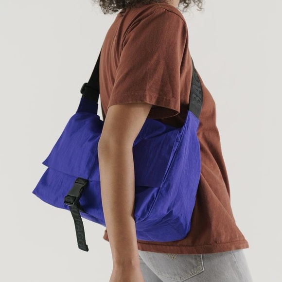 BAGGU Handbags - BAGGU ISO COBALT SPORT MESSENGER – DO NOT BUY